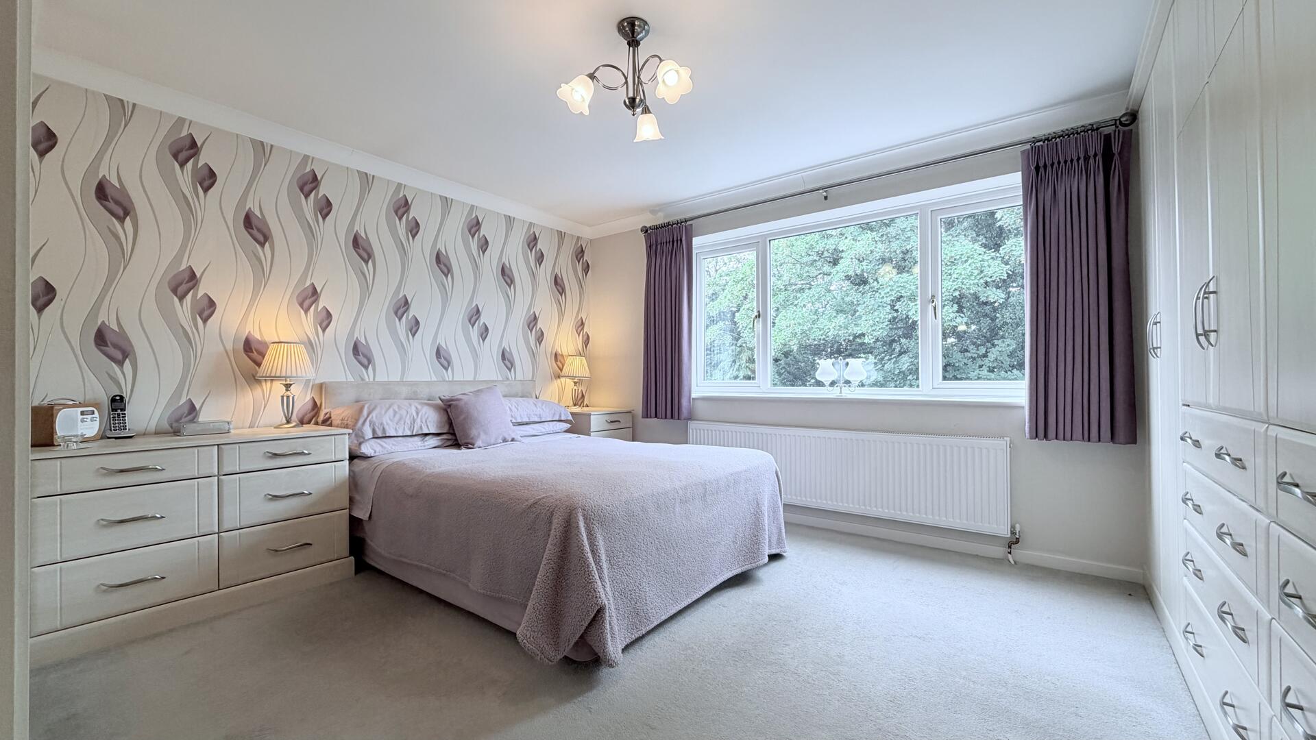 4 bed property in Lynwood Drive, Kidderminster